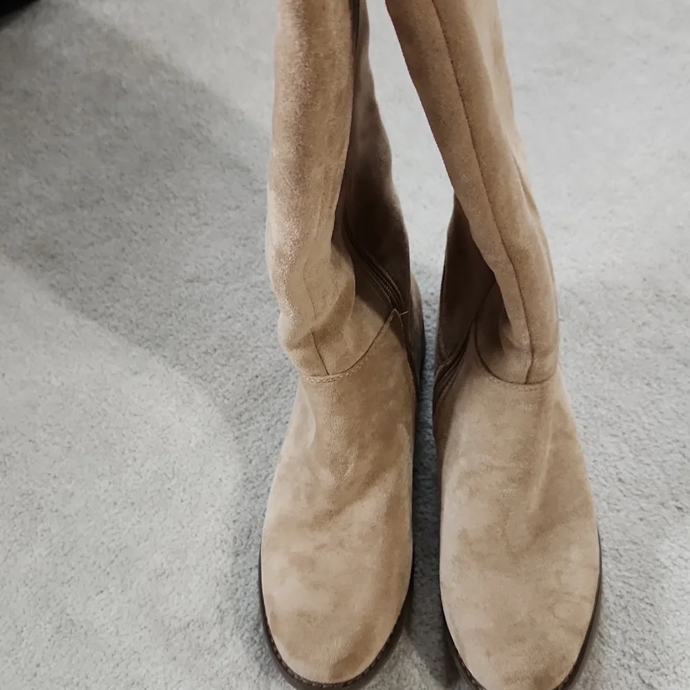 Women's Knee High Boots Flat Low Heel Stretchy Round Toe soft - 7.5 ordered